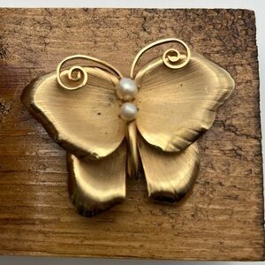 Vintage Goldtone large butterfly brooch pin pearl like body cute antennae